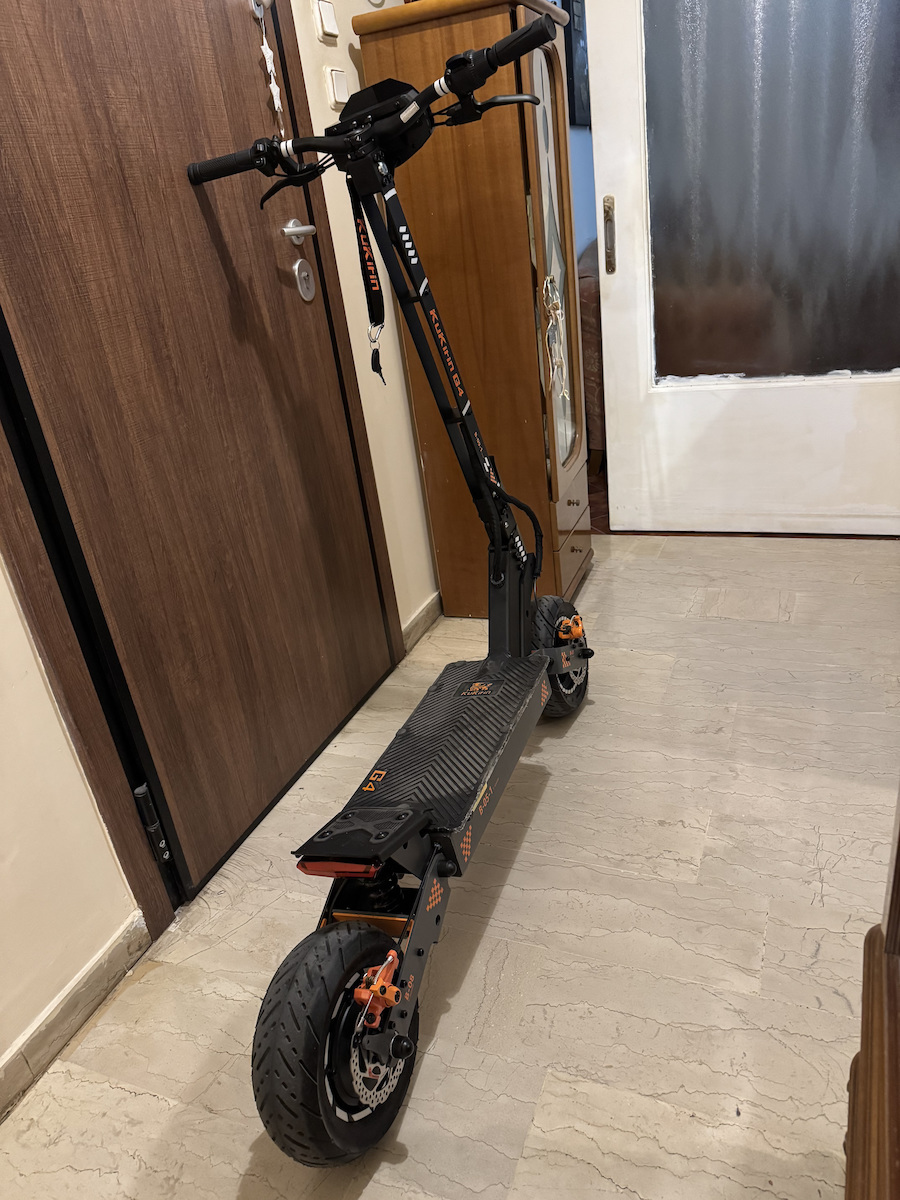 KuKirin G4 Electric Scooter with 70km/h Max Speed and 75km Autonomy in Negru Color