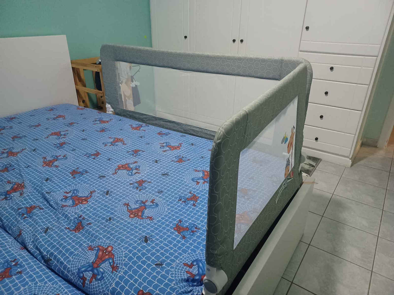Interbaby Giraffe Πτυσσόμενο Προστατευτικό Κάγκελο Κρεβατιού από Ύφασμα σε Γκρι Χρώμα 150εκ.