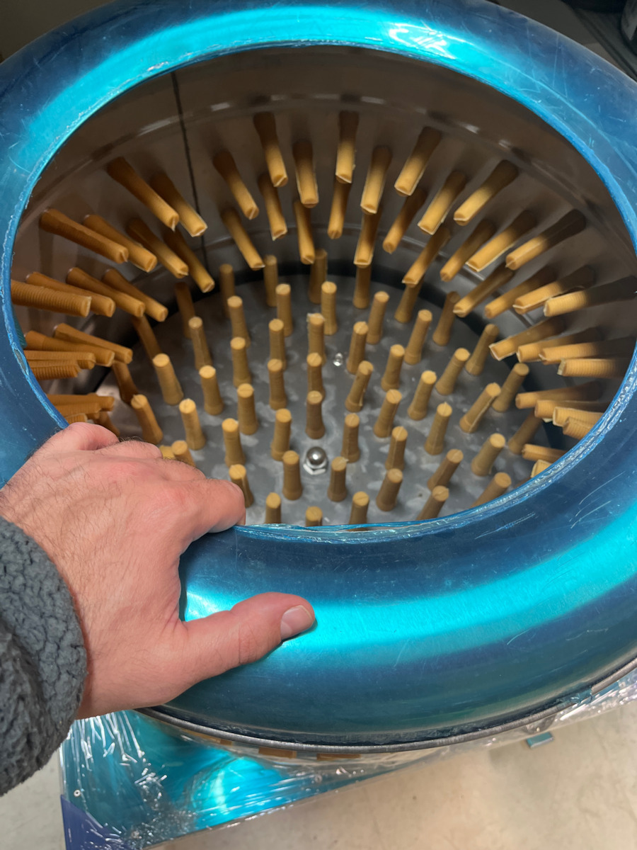Ξεπουπουλιάστρα με Ισχύ 1500W και Διάμετρο Κάδου 60cm