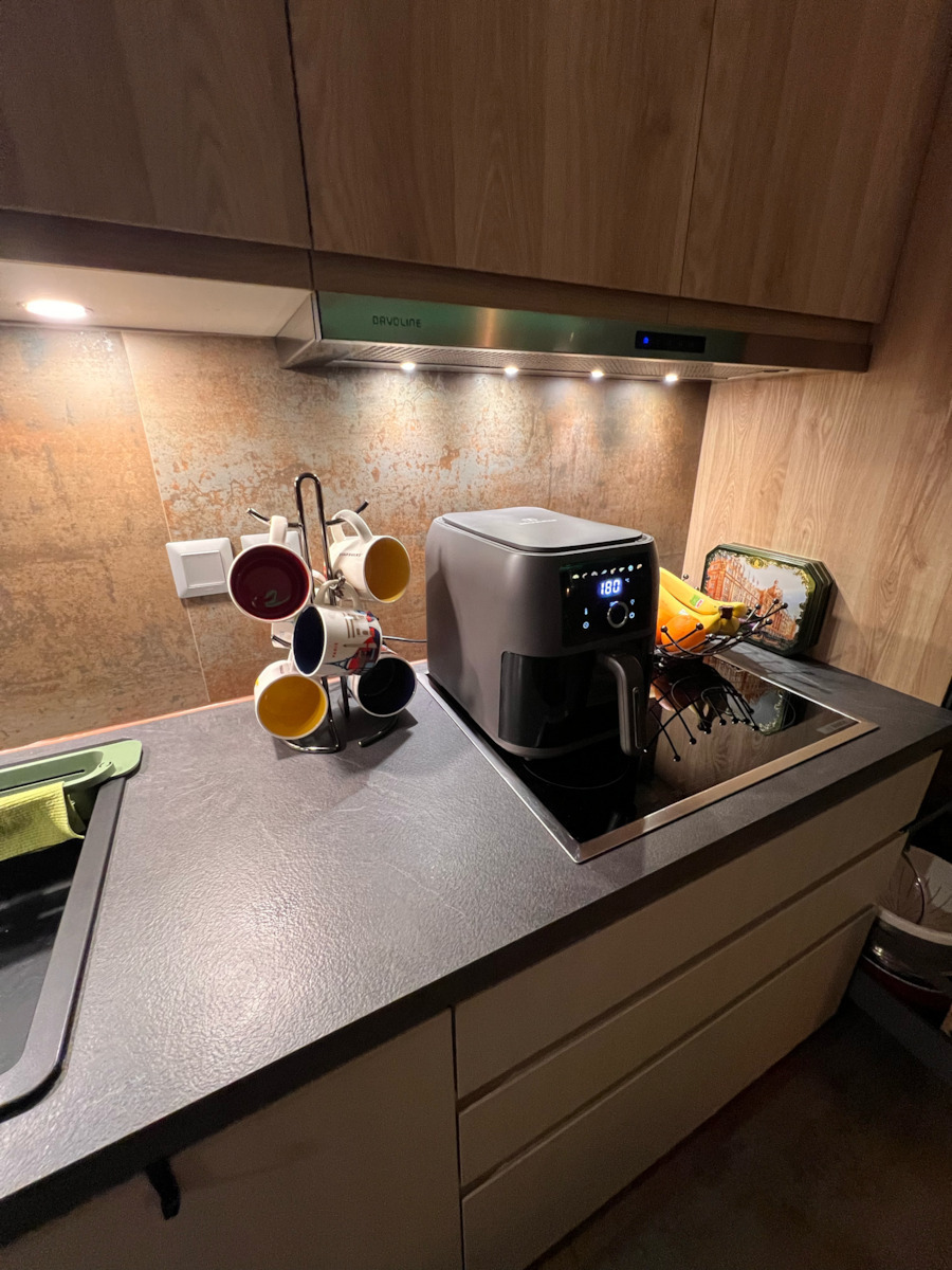Morris Slim Air Fryer 8lt Black