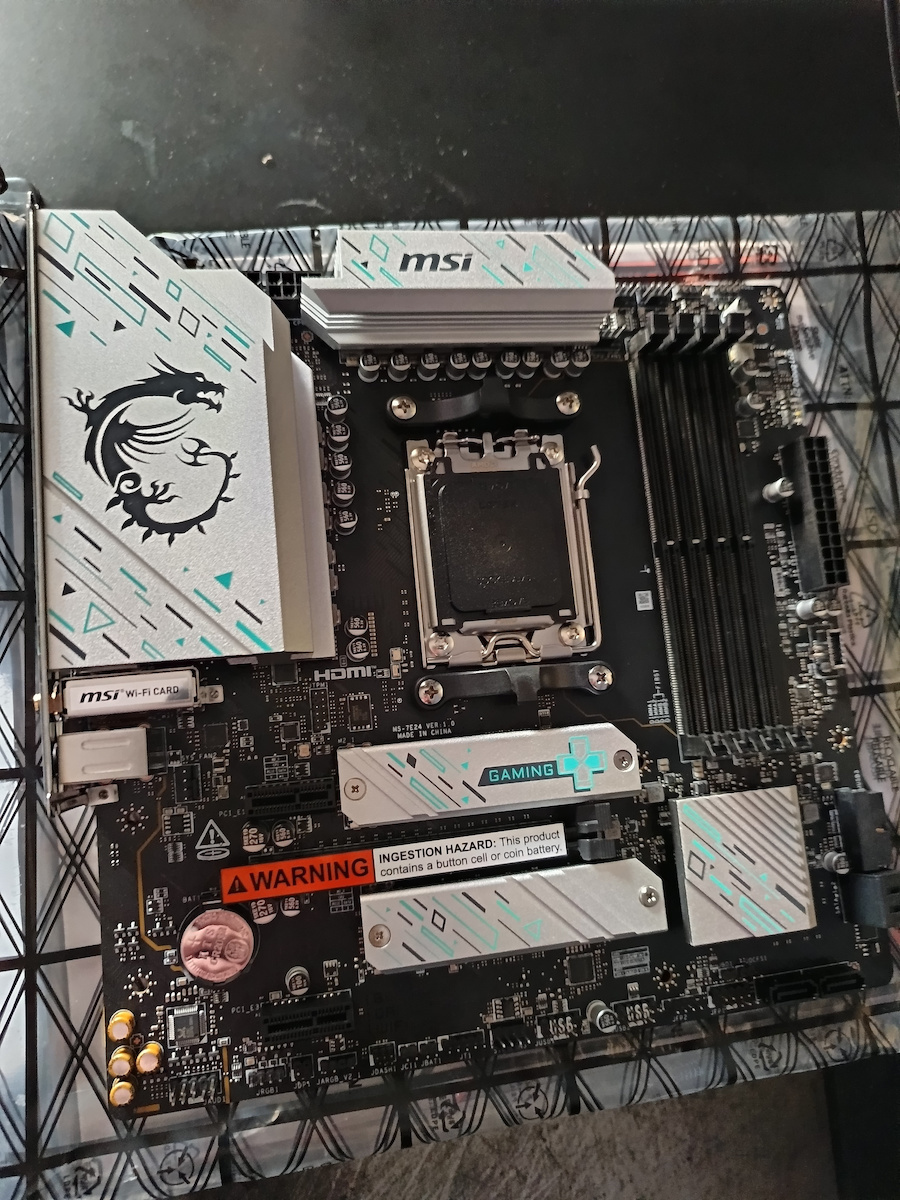 MSI B650M Gaming Plus WIFI Motherboard Micro ATX με AMD AM5 Socket 7E24-001R