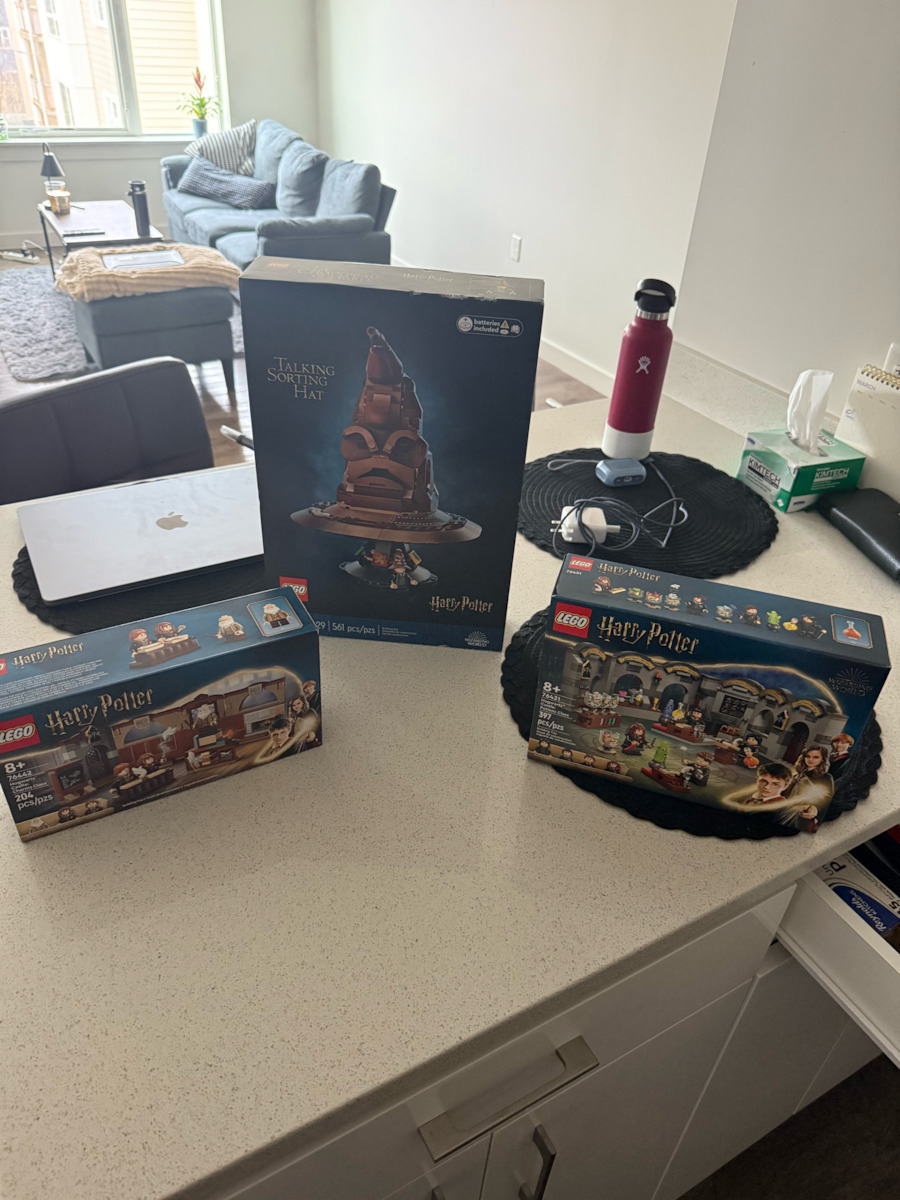 LEGO Harry Potter Talking Sorting Hat for 18+ Years 561 Pieces