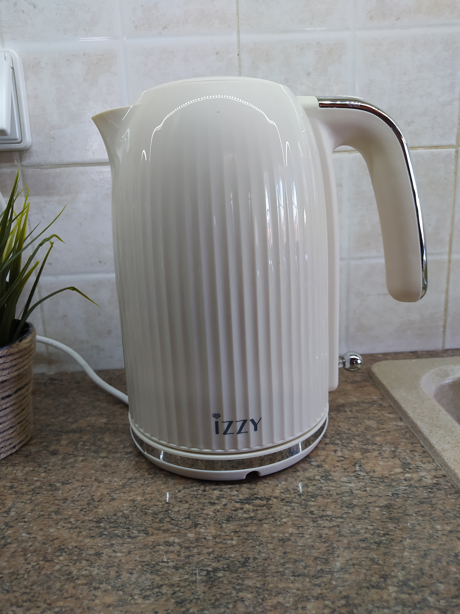 Izzy Vintage Βραστήρας 1.7lt 2200W Creme