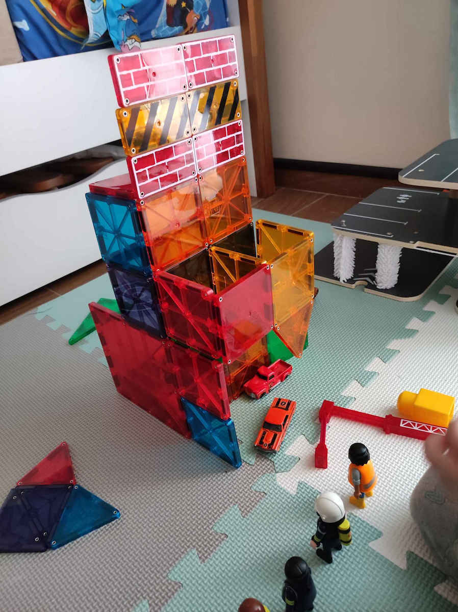 Magna-Tiles Magnetic Construction Toy Clear Colors for Children 3+ years+ Years