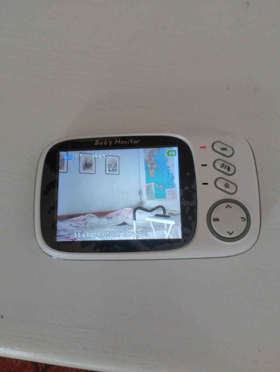 Factory VB603 Drahtlose Babyüberwachung mit Kamera & Bildschirm 3.2" , Zwei-Wege-Kommunikation & Schlaflieder