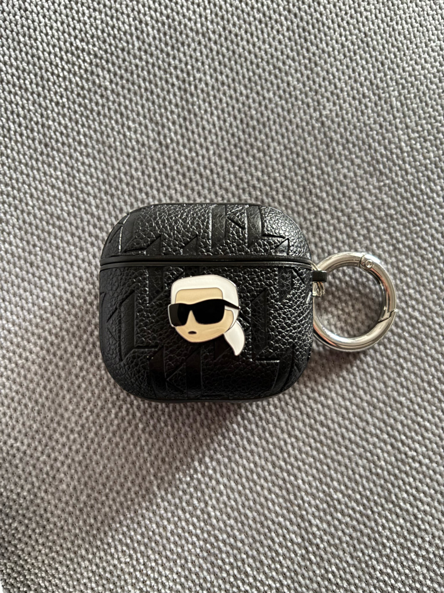 Karl Lagerfeld Karl & Choupette Head Θήκη Δερμάτινη / Πλαστική / Δερματίνης σε Ασημί χρώμα για Apple AirPods 4