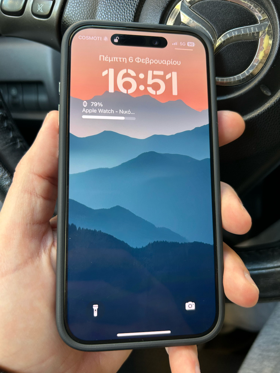 Spigen Enzo Aramid MagFit Задна корица Aramid Fiber 2мм матово черно (iPhone 15 Pro)
