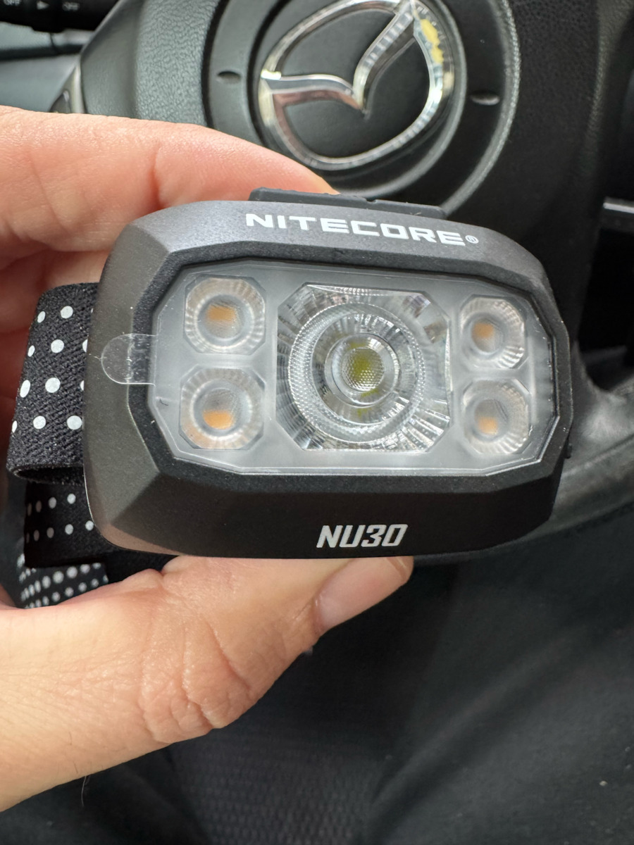 NiteCore Презареждащ се Челник LED IP66 с Максимална Яркост 500лм NU30 Черен