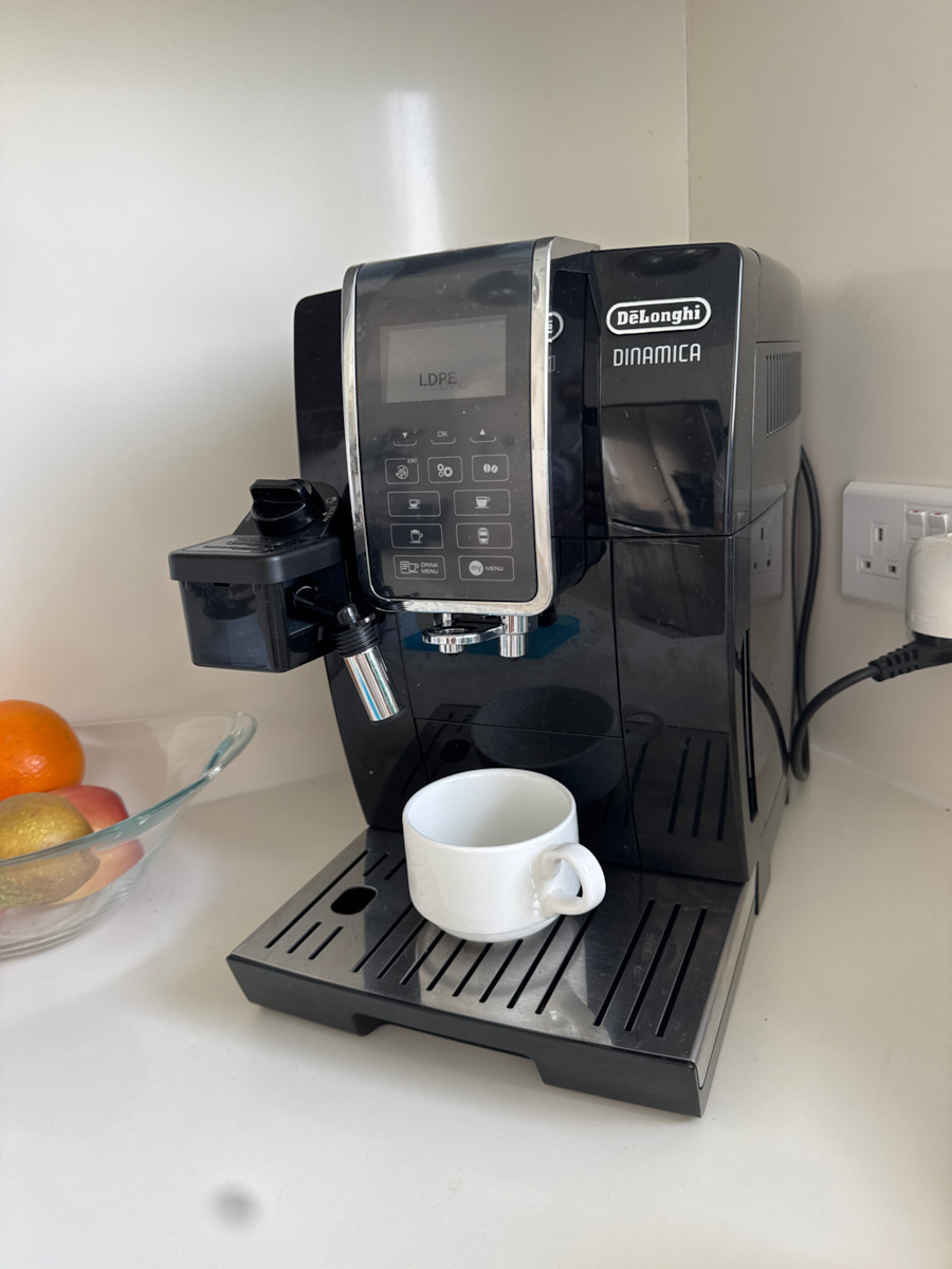 De'Longhi Dinamica Automatic Espresso Coffee Machine 1450W Pressure 15bar for Cappuccino with Grinder Black ECAM350.55.B