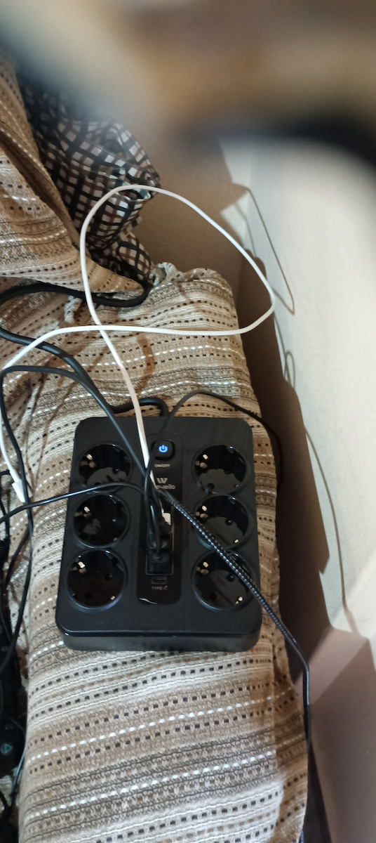 Leewello Power Strip with Surge Protection 6 Positions with 5 USB-A, 1 USB-C and Switch