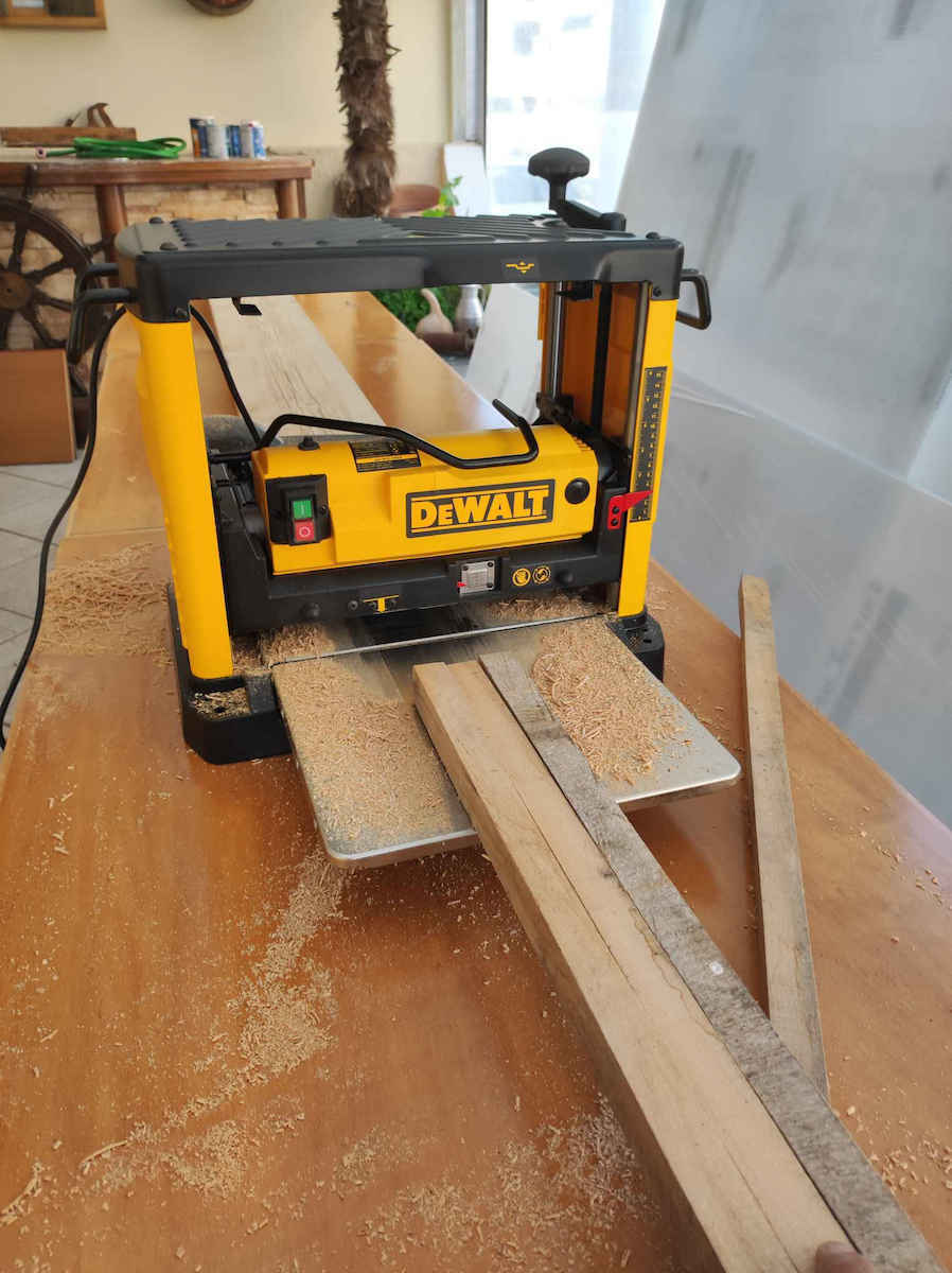 Dewalt DW733 Ξεχονδριστήρας με Ισχύ 1800W & Ταχύτητα Κοπής 10000rpm