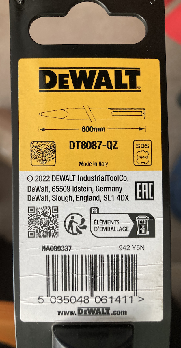 DEWALT Pointed Chisel 600mm with SDS Max Socket
