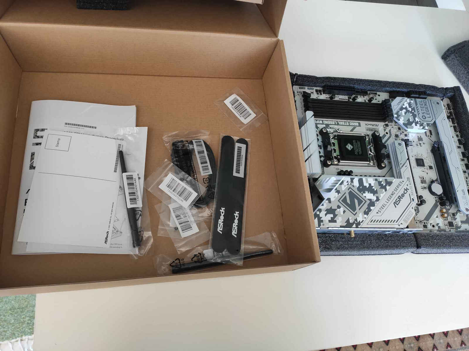 ASRock B650 Steel Legend WiFi Motherboard ATX με AMD AM5 Socket 90-MXBN90-A0UAYZ