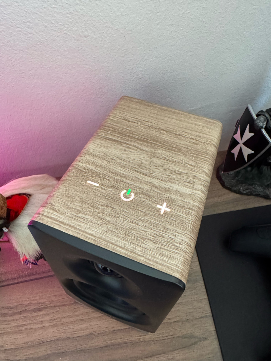 Edifier M60 Безжични компютърни тонколони Компютърни тонколони 2.0 с Bluetooth и мощност 30W в Черен цвят