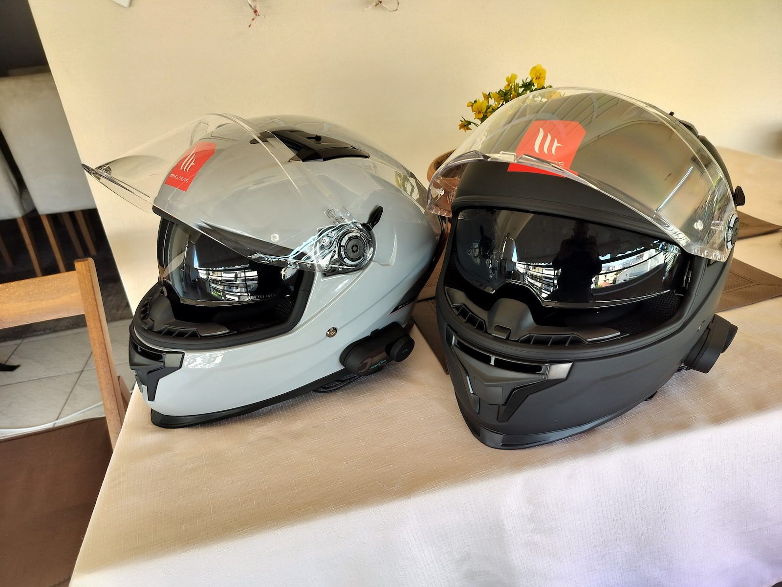 MT Braker SV Black Matt Motorcycle Helmet Full Face ECE 22.06 1600gr with Sunvisor