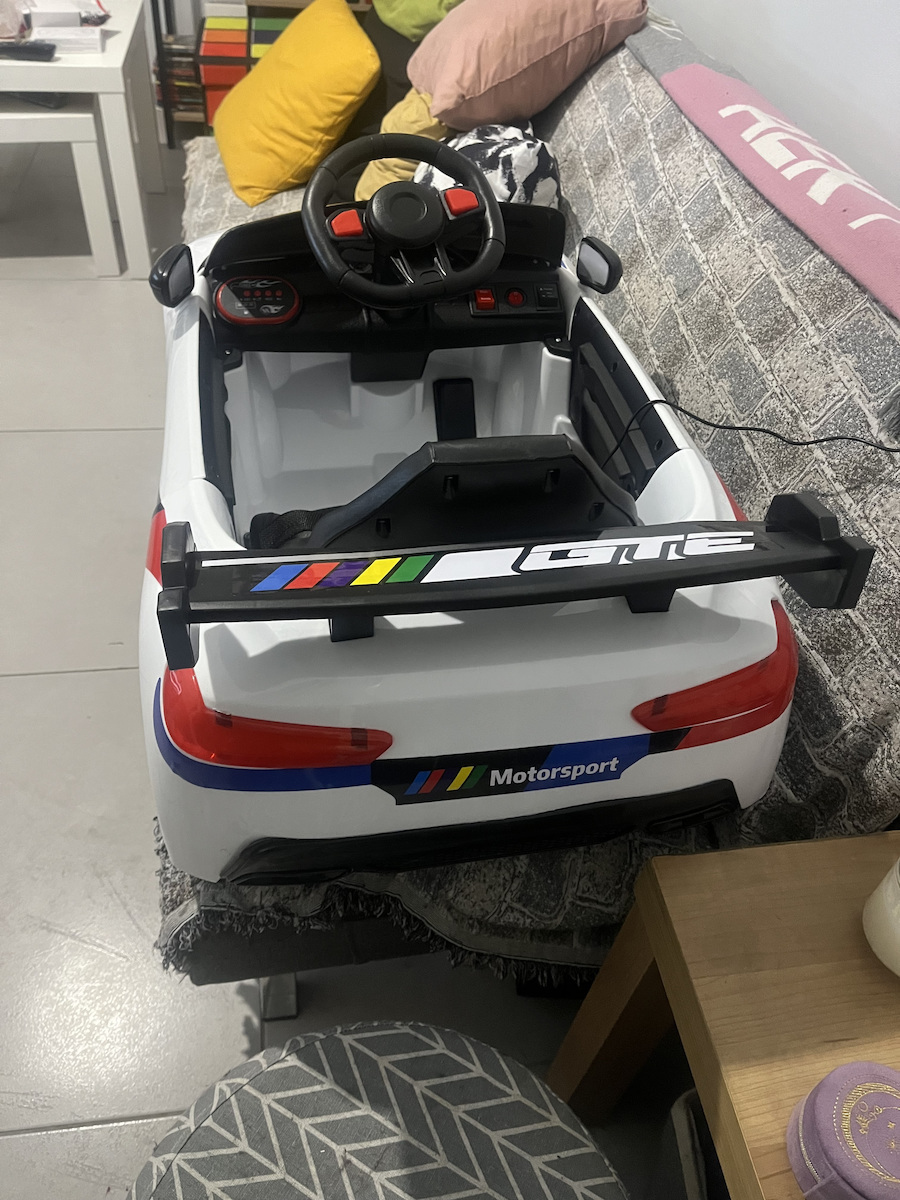 Μονοθέσιο με Τηλεκοντρόλ 6 Volt Λευκό