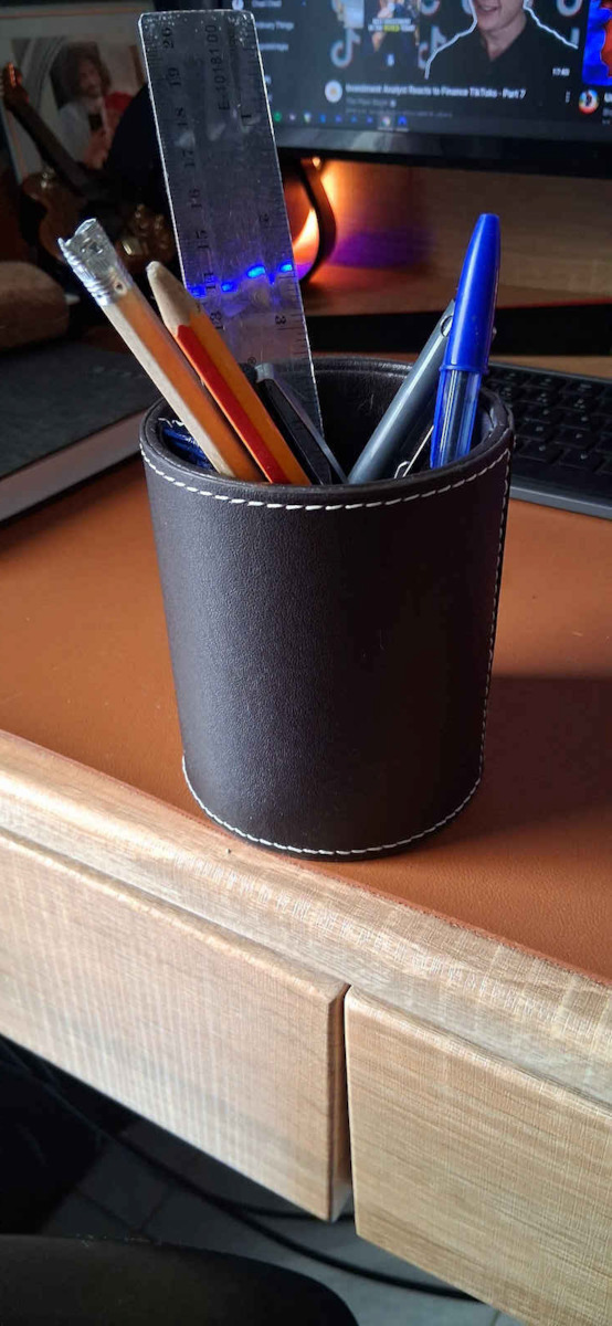 Leather Pencil Holder in Brown Color 1pcs 9x9x10.5cm
