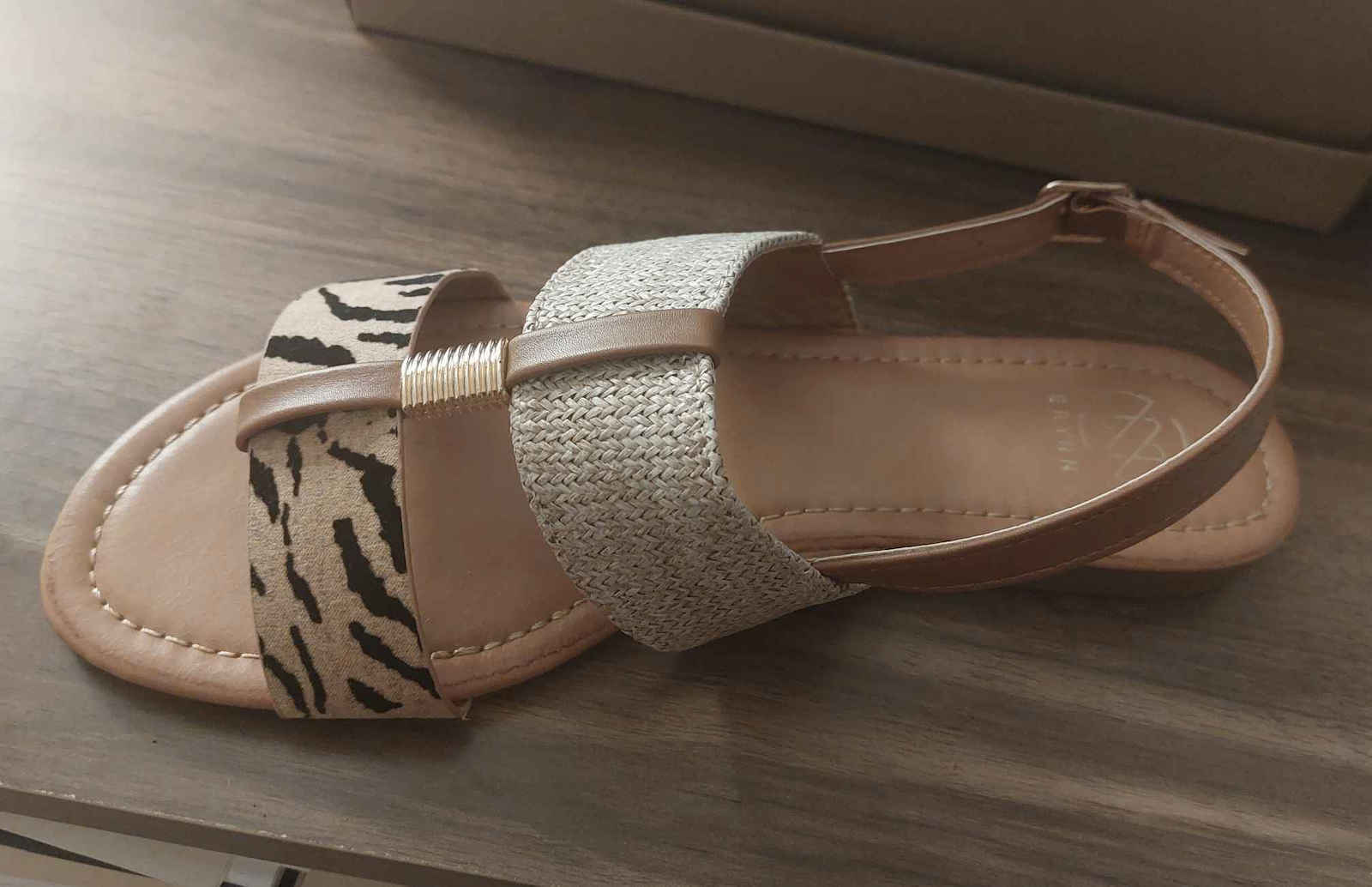 Women's Flat Sandals in Gold Color