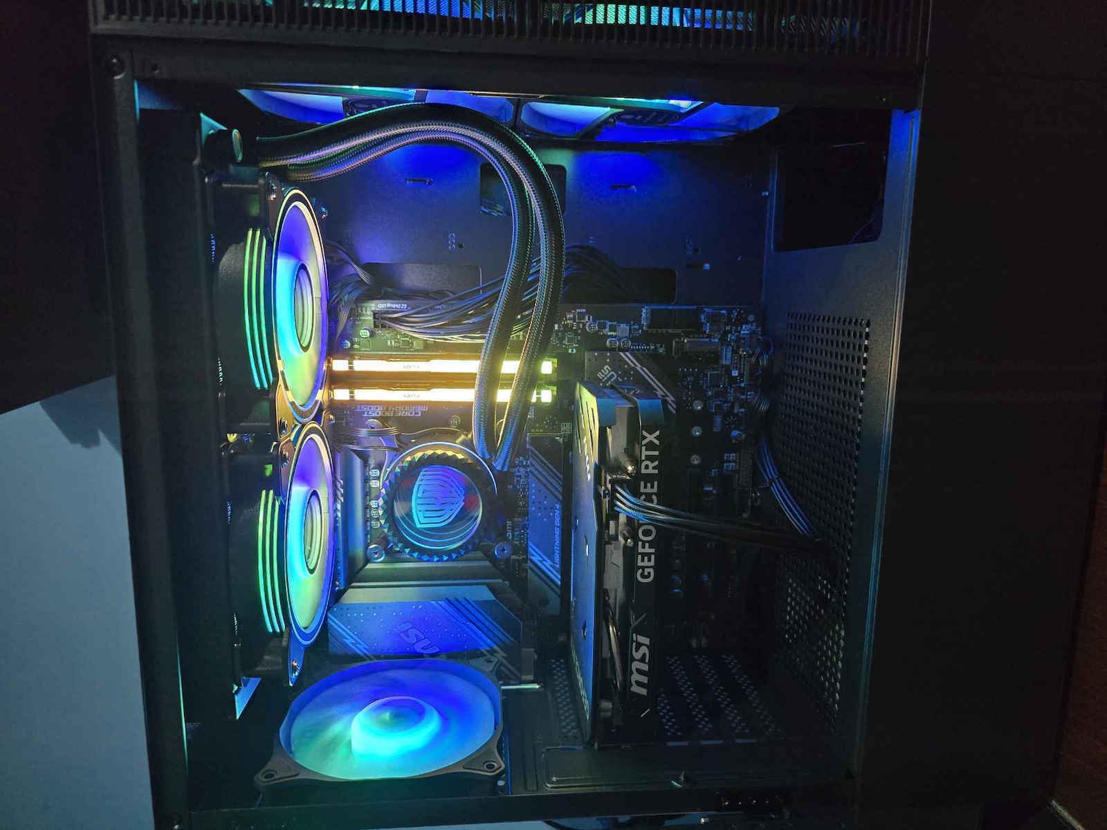 Kolink Umbra Void AIO 240 mm ARGB Υδρόψυξη AIO CPU με 2 Ανεμιστήρες 120mm