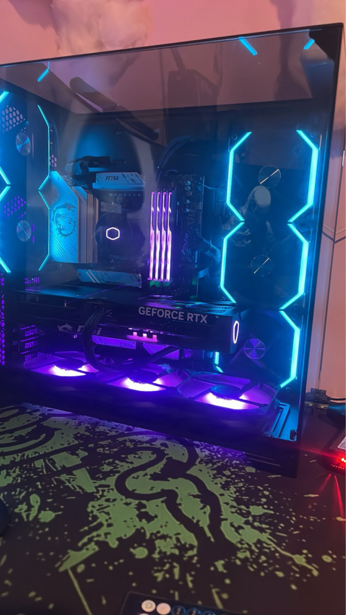にページ MSI GeForce RTX 5080 16GB GDDR7 Gaming Trio OC Placă Grafică
