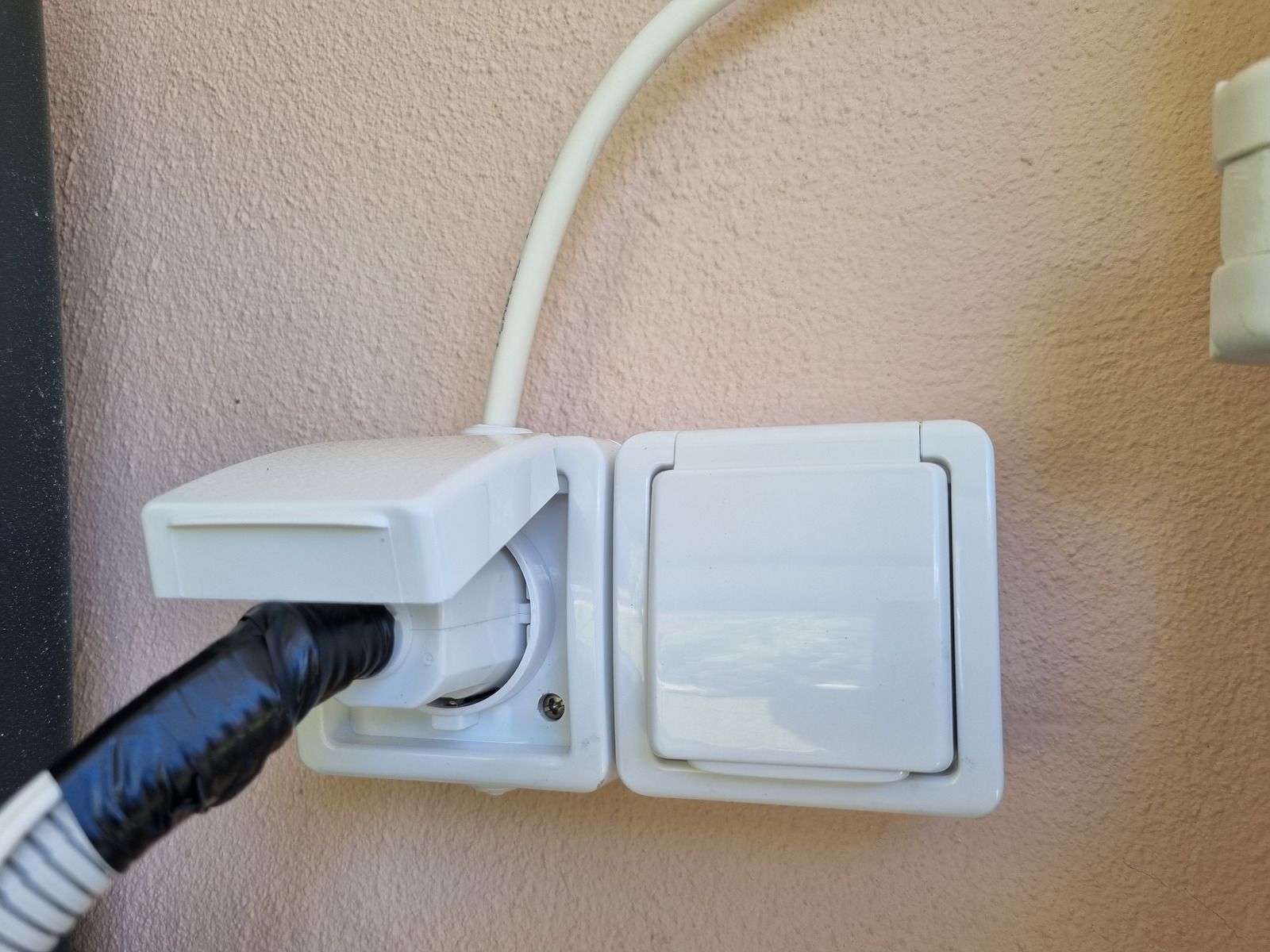 Adeleq Power Socket White 1pcs