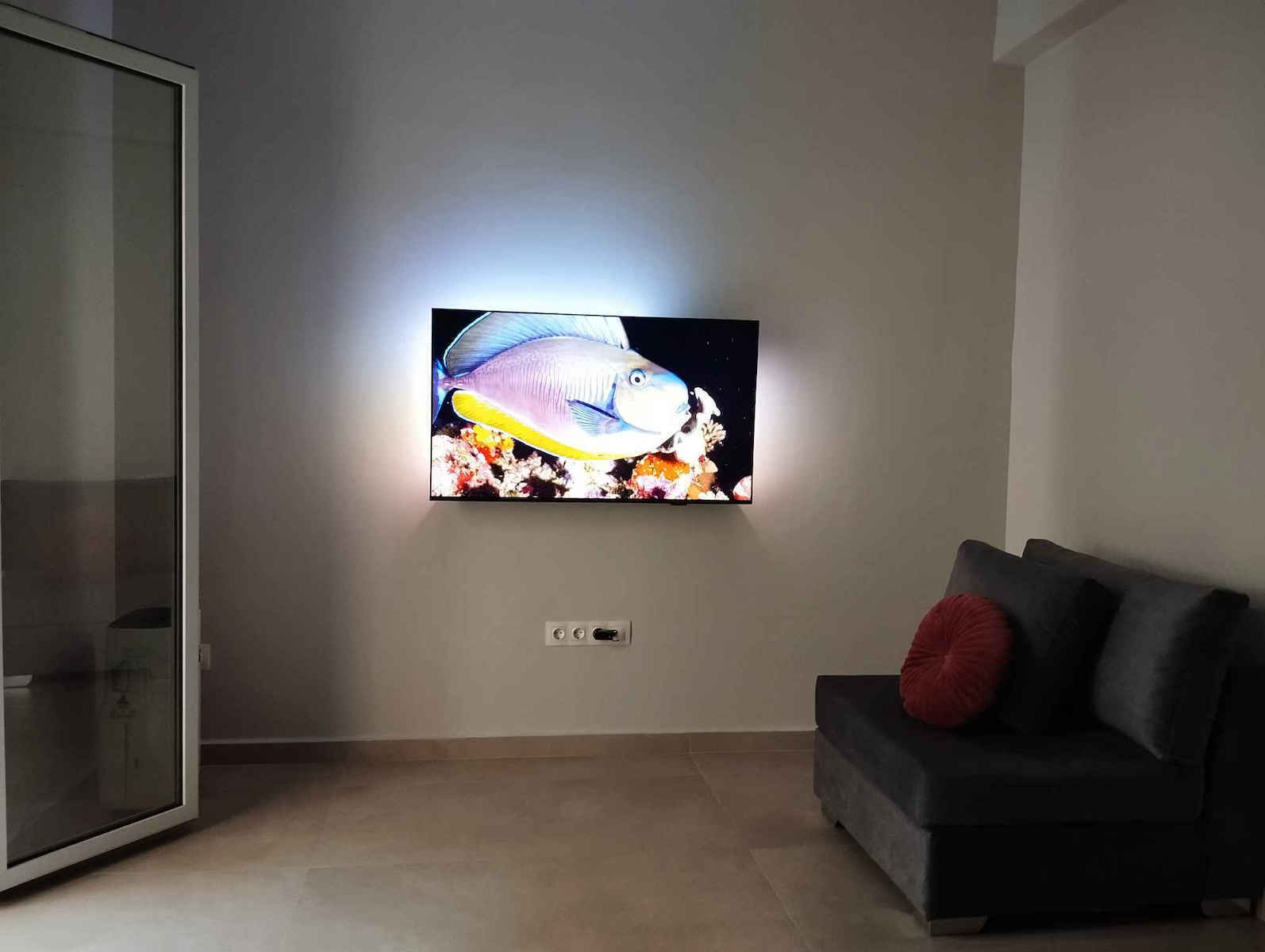 Philips Смарт Телевизор 43" 4K UHD QLED PUS8209 HDR (2024)