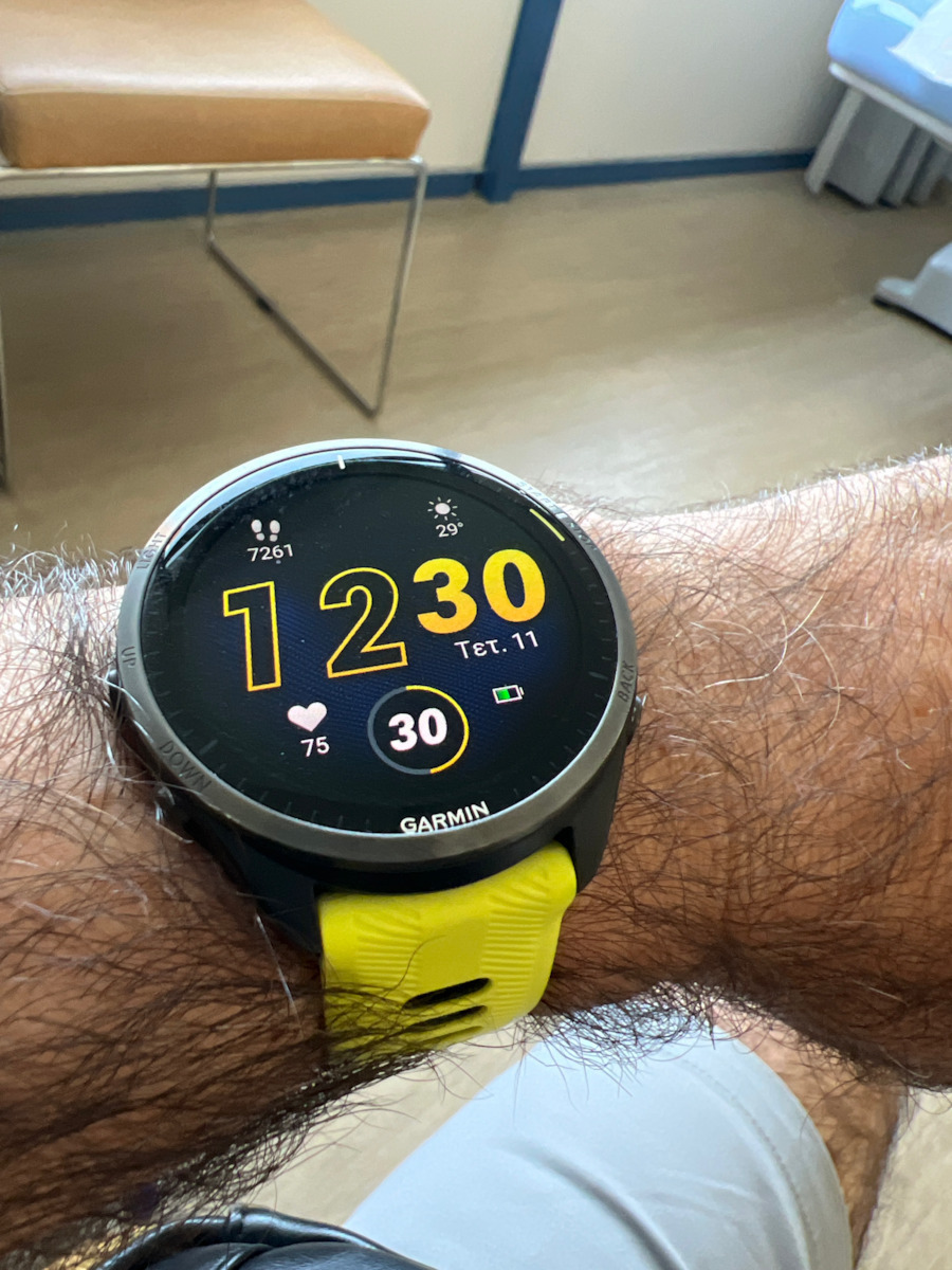 Garmin Forerunner 965 Titanium 47mm Αδιάβροχο Smartwatch με Παλμογράφο (Whitestone/Powder Grey)