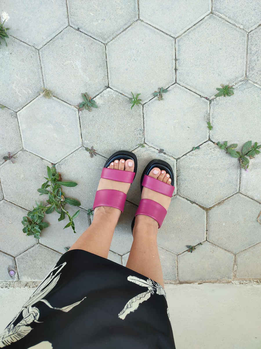 Leder Flache Sandalen für Damen in Fuchsie Farbe