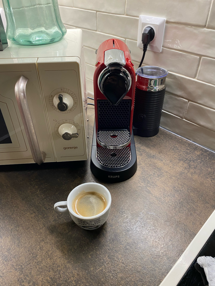 Krups Citiz & Milk Кафемашина за капсули Nespresso Налягане 19бар с Кана за мляко Червено