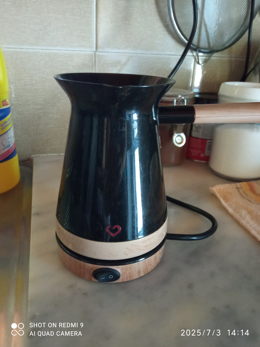 Izzy Kafedaki CP-001 Ηλεκτρικό Μπρίκι 800W με Χωρητικότητα 250ml Μαύρο