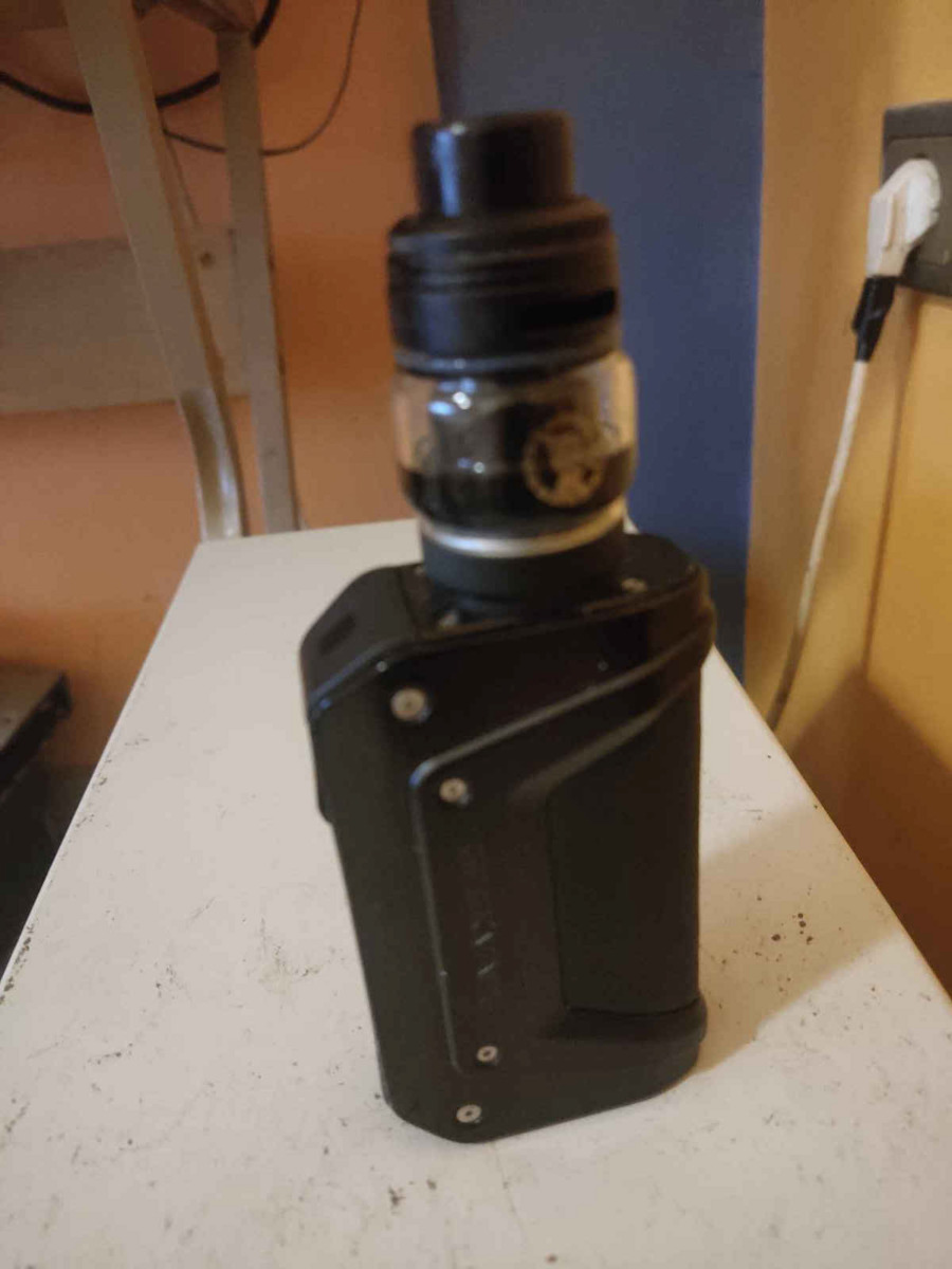 elfbar nachfüll pod läuft aus Geek Vape L200 Aegis Legend 3 Black Box Mod Kit 5.5ml