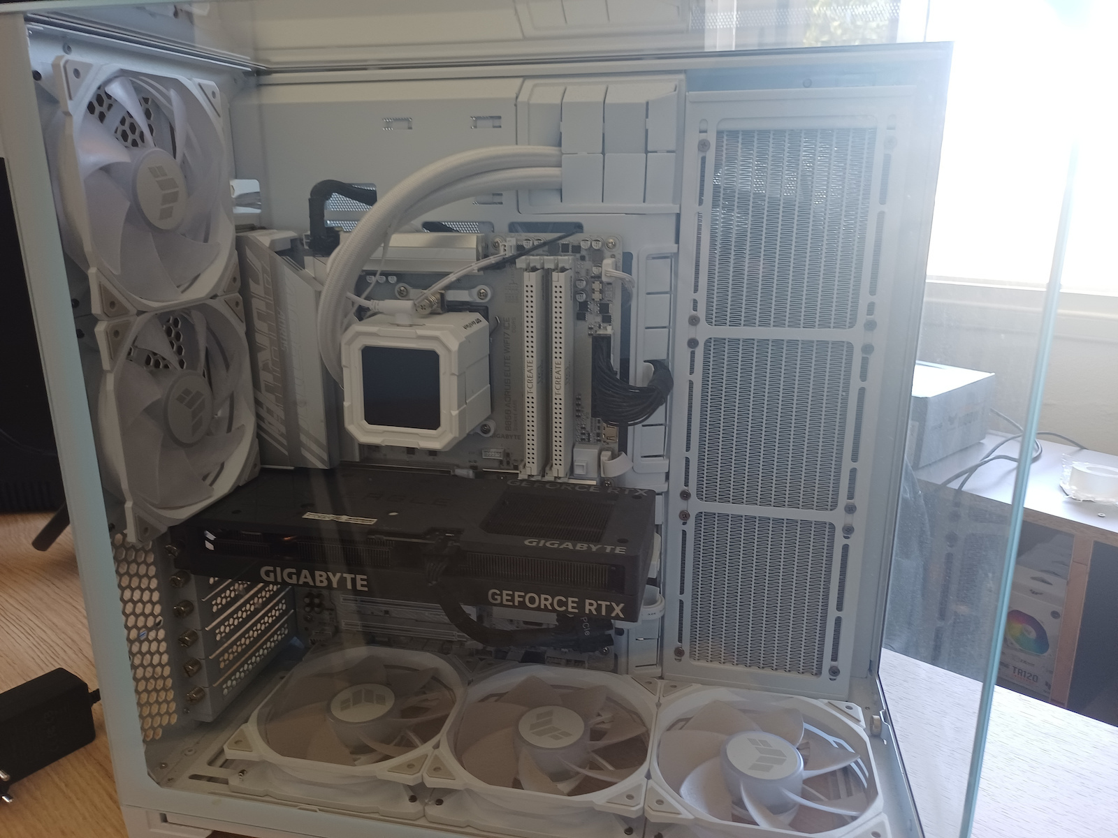 Darkflash DV360S Υδρόψυξη AIO CPU με 3 Ανεμιστήρες 120mm και ARGB Φωτισμό Λευκή