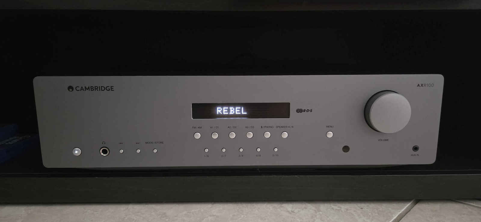 Cambridge Audio AXR100 Интегриран Hi-Fi усилвател Stereo 100W/8Ω Сив