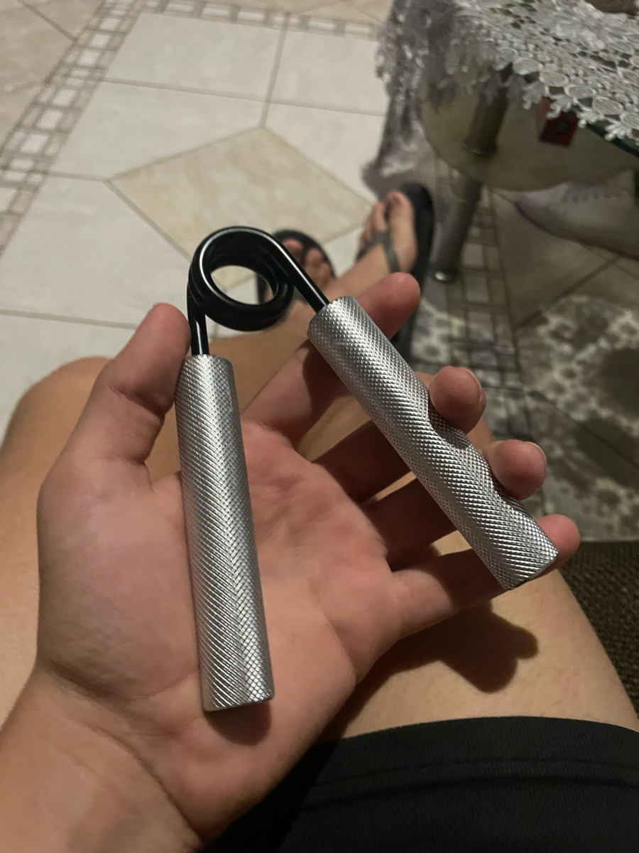 AMILA Crush Grippers Silver with Resistance up to 45kg Aluminum
