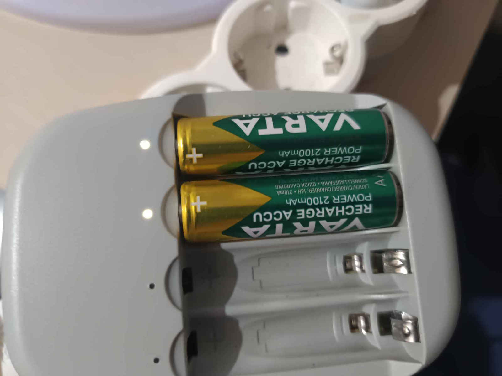 Varta Recharge Accu Power Επαναφορτιζόμενες Μπαταρίες AA Ni-MH 2100mAh 1.2V 4τμχ