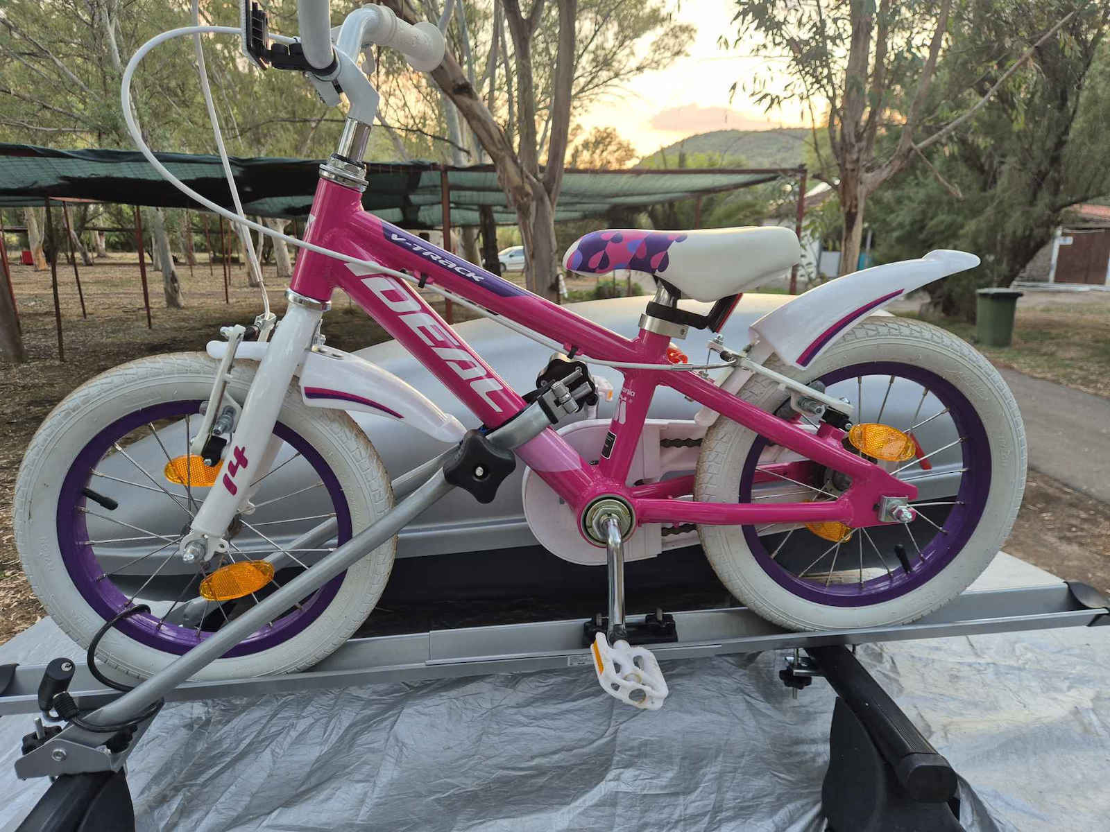 Menabo Huggy Lock Basis Fahrradträger für 1 Fahrrad