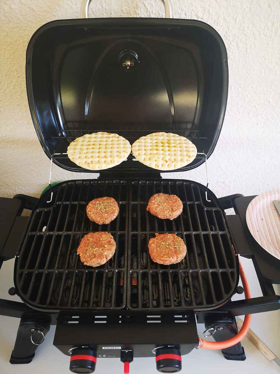 Unimac Portable Gas Grill with 2 pcs 5kW