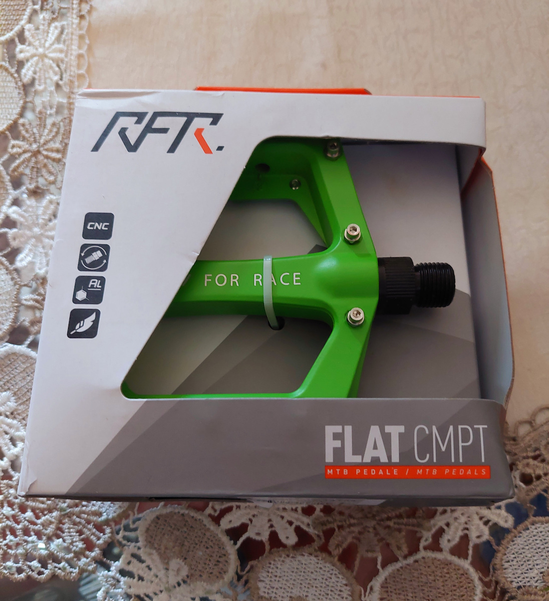 RFR Pedals Flat CMPT Педали за Велосипед Платформа Червени