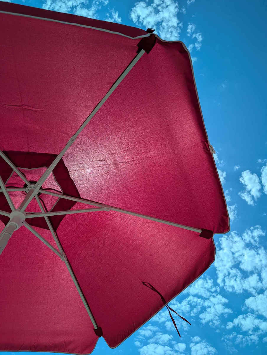 Campus Folding Beach Umbrella Diameter 2m with UV Protection and Air Duct Red