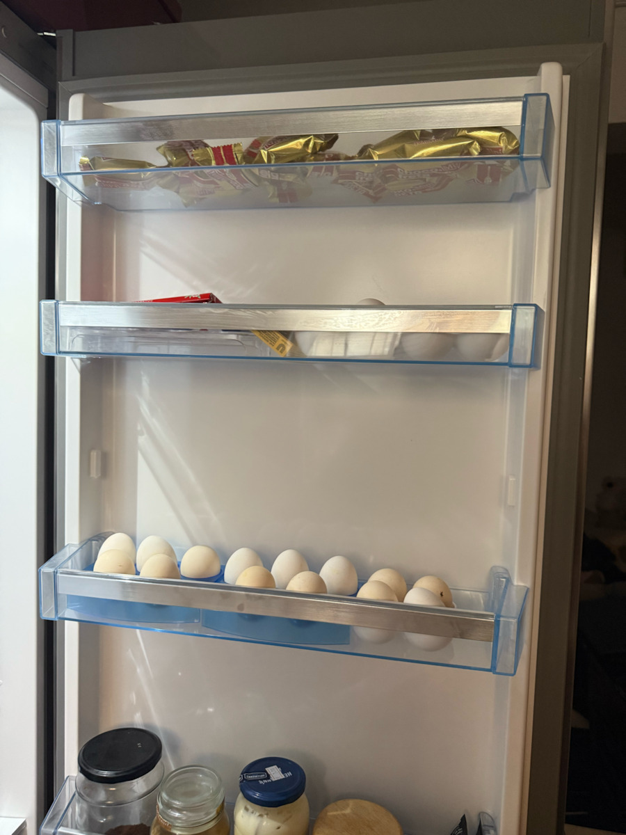 Bosch Fridge-Freezer 340lt H201xW60xD65cm Inox KGE39AICA