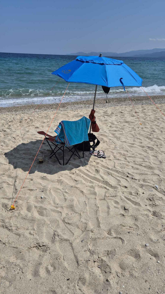 Solart Folding Beach Umbrella Diameter 1.8m with UV Protection and Air Vent Blue