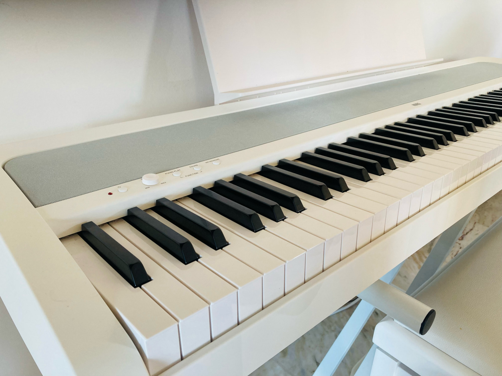 Korg Electric Stage Piano B2 with 88 Weighted Keys Built-in Speakers and Connection with Headphones Black