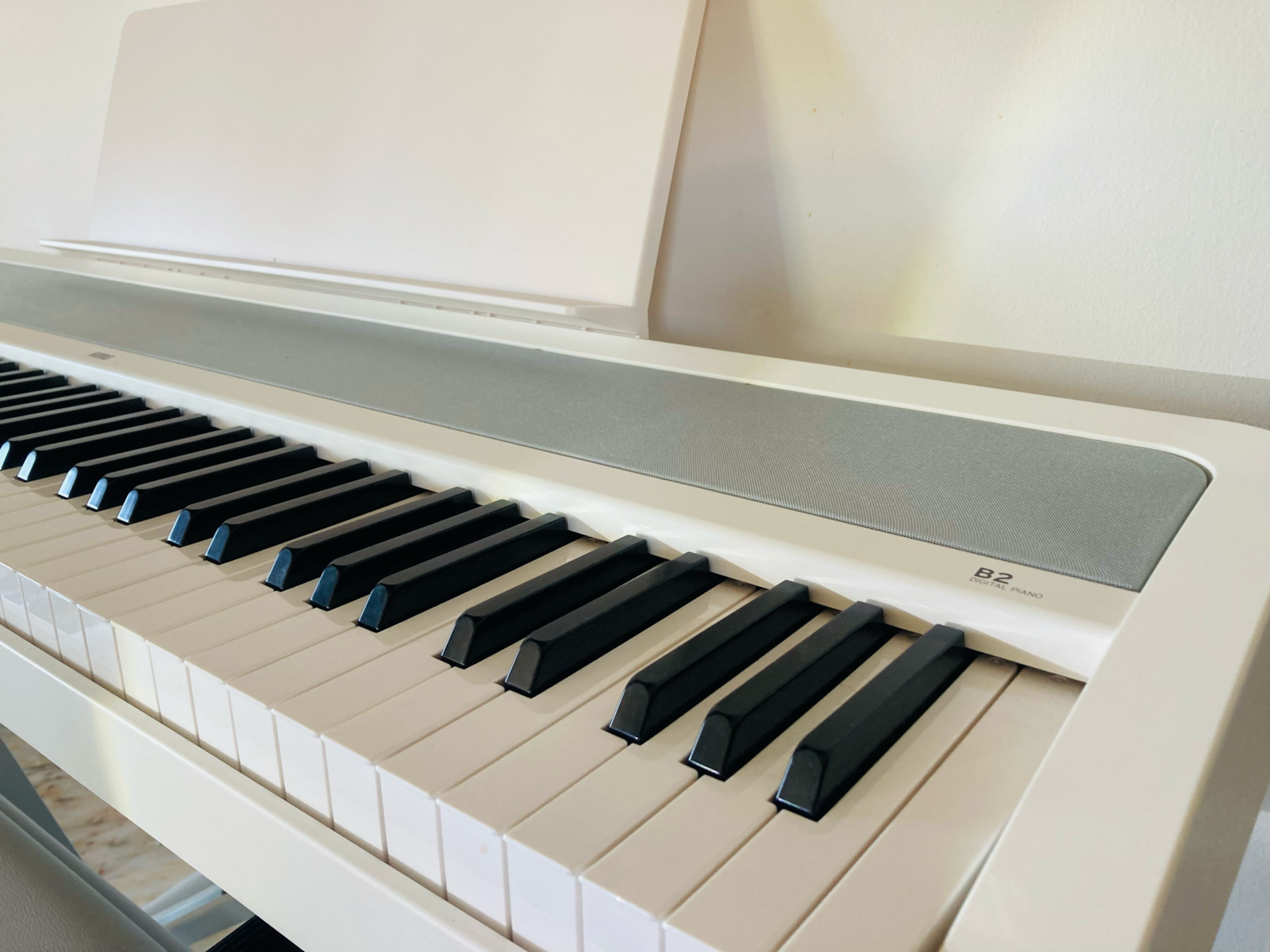 Korg Electric Stage Piano B2 with 88 Weighted Keys Built-in Speakers and Connection with Headphones Black