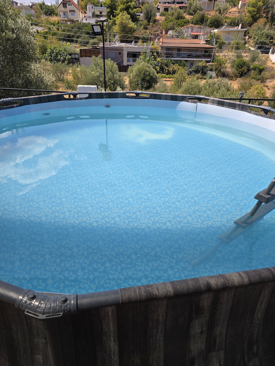 Aiper Scuba Se Wireless Robotic Pool Cleaner for Pools 80m² with 2L Filter
