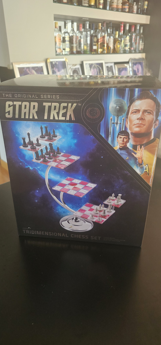 The Noble Collection Star Trek Tri-Dimensional Chess Set Σκάκι Γυάλινο με Πιόνια