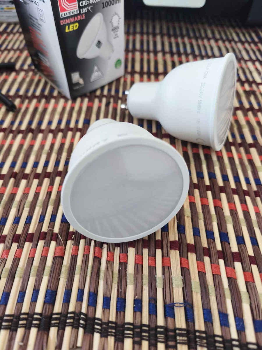 Adeleq Bec LED 10W pentru Soclu GU10 și Formă MR16 Alb natural 1000lm Reglabil în intensitate