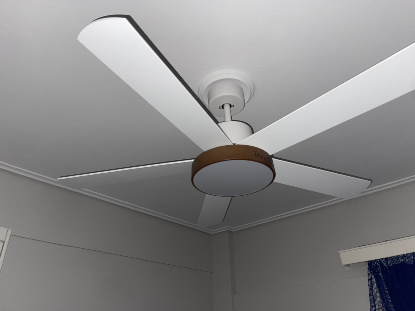 Izzy IZ-9032 Ventilator de Tavan 132cm cu Lumină Alb