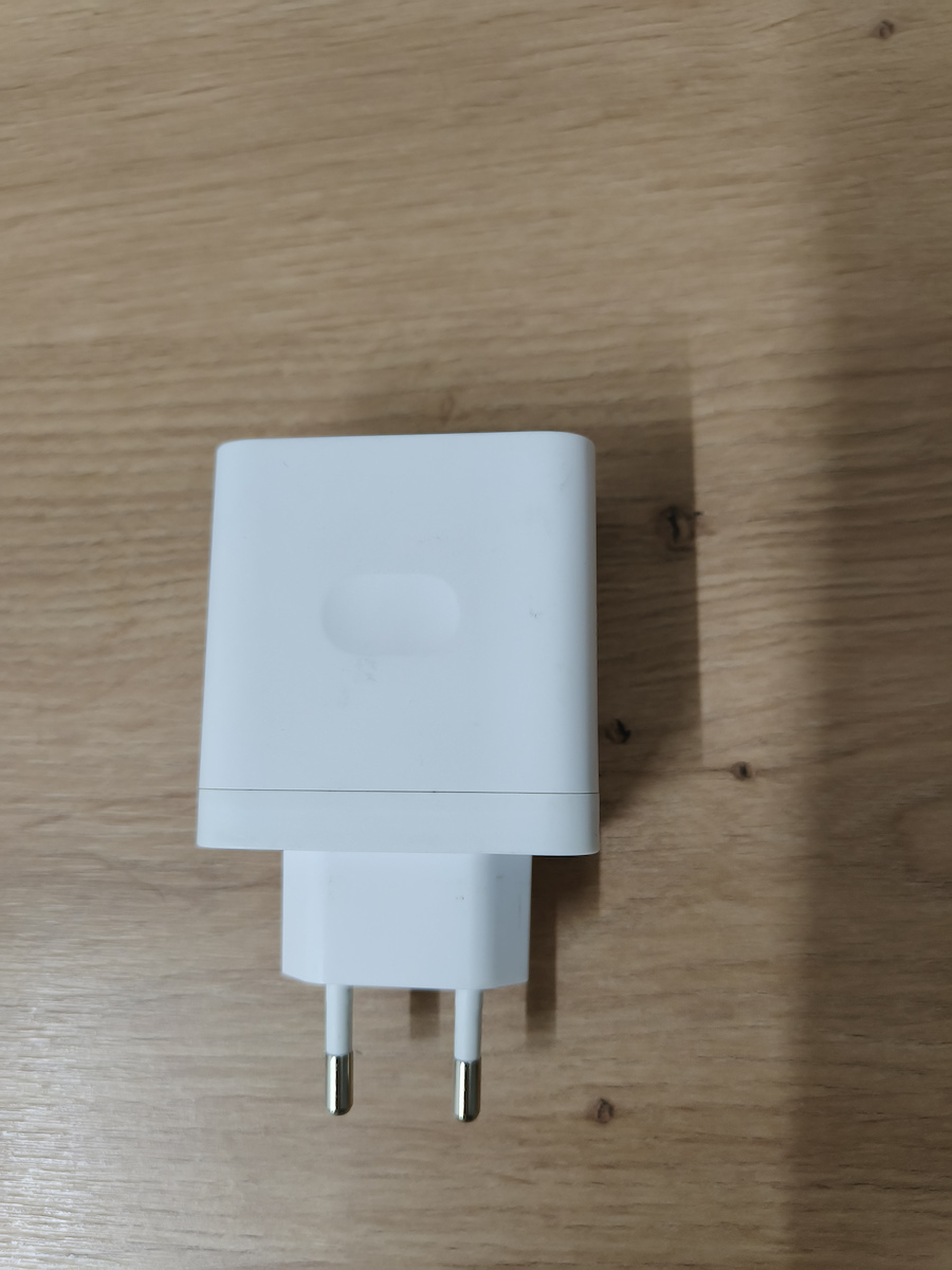 Realme Încărcător Fără Cablu cu Port USB-C 120W Alb (VCBBOAEH)