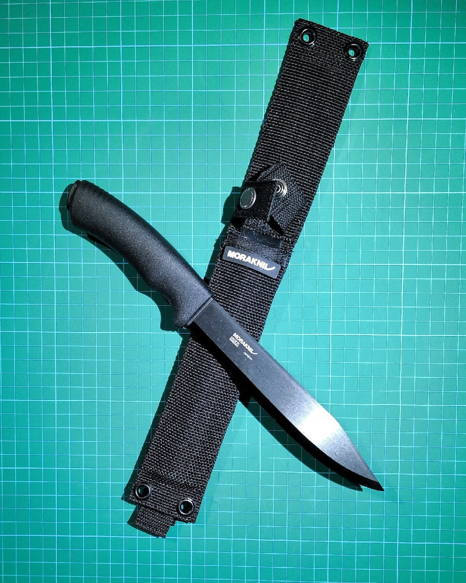 Morakniv Pathfinder BlackBlade Knife Black with Sheath