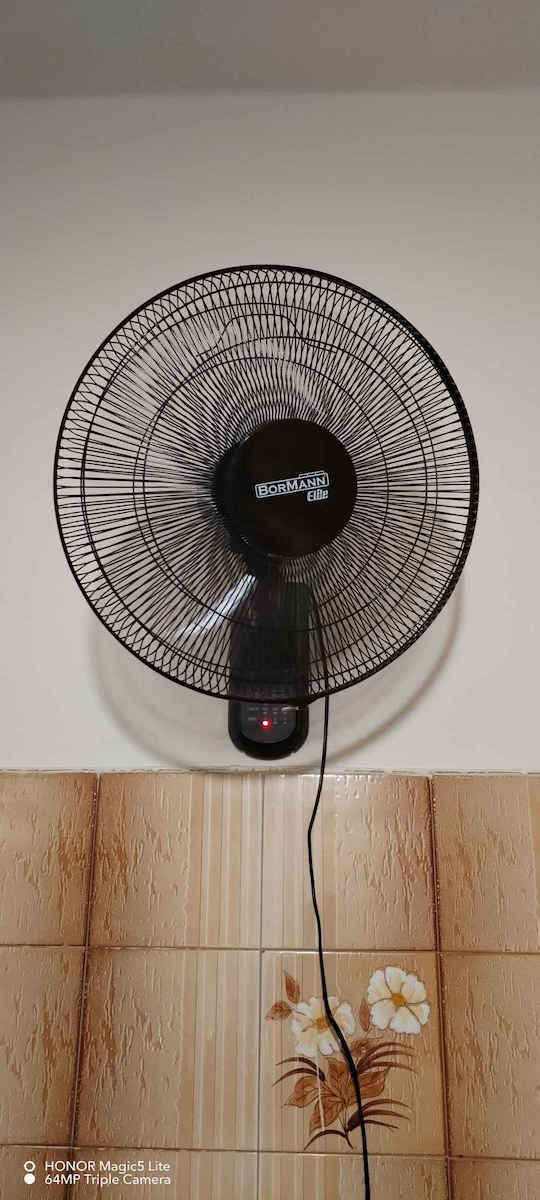 Bormann BFN7110 Ventilator Wand 50W mit Fernbedienung Schwarz